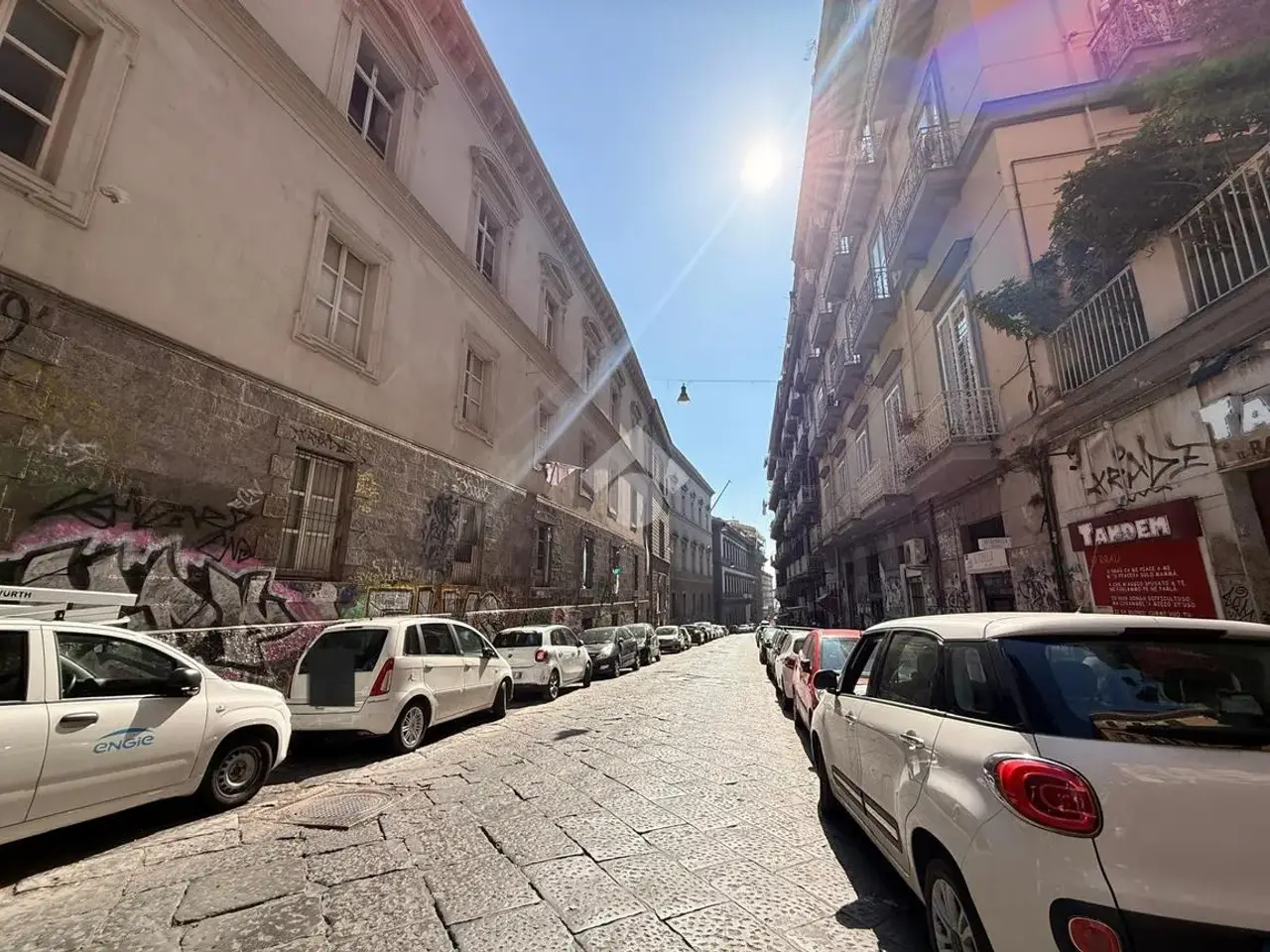 Negozio in Via Mezzocannone 75, Napoli, {3} - Foto 1