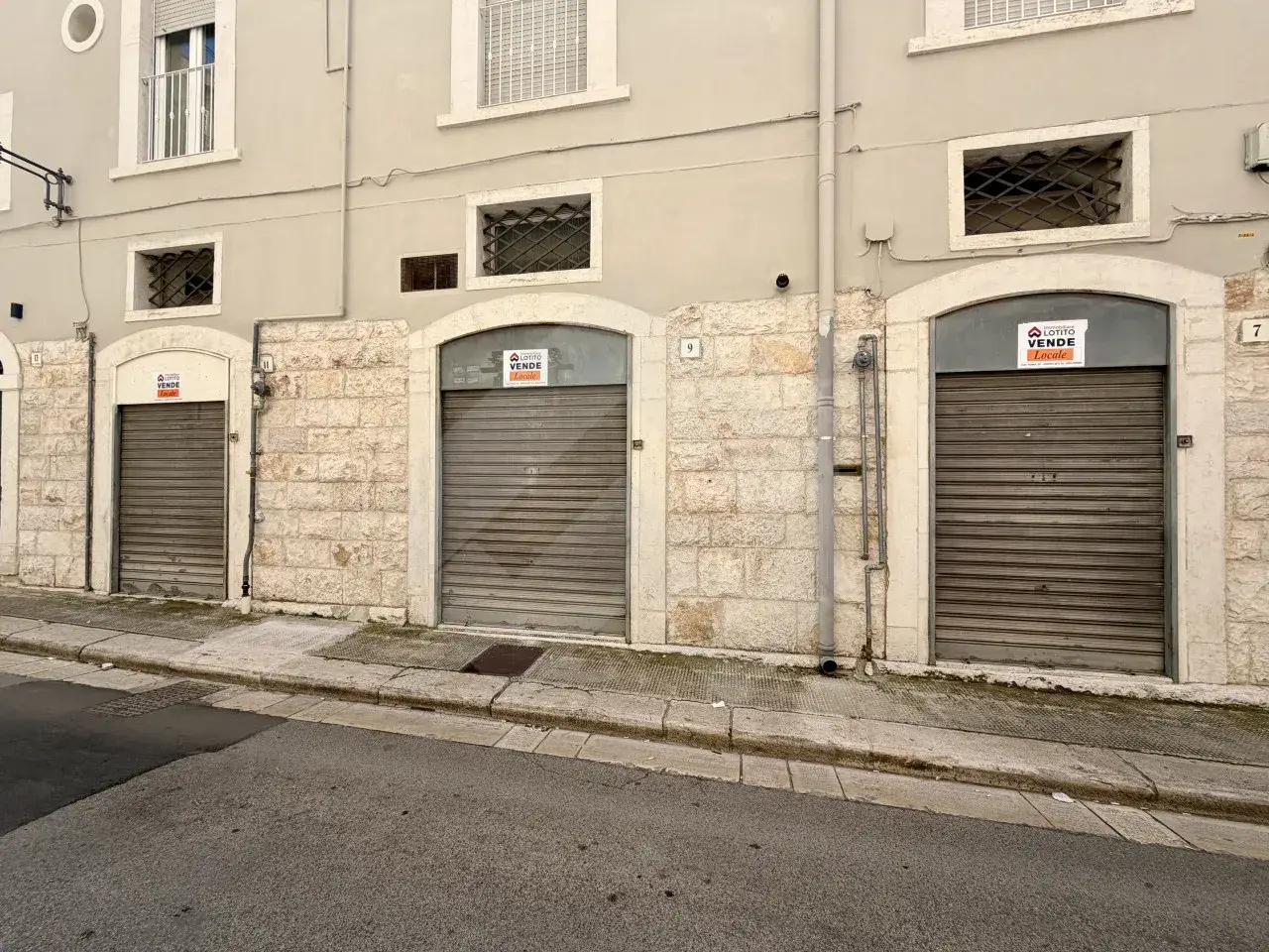 Negozio in Via Francesco De Sancitis, 7, Andria, {3} - Foto 1