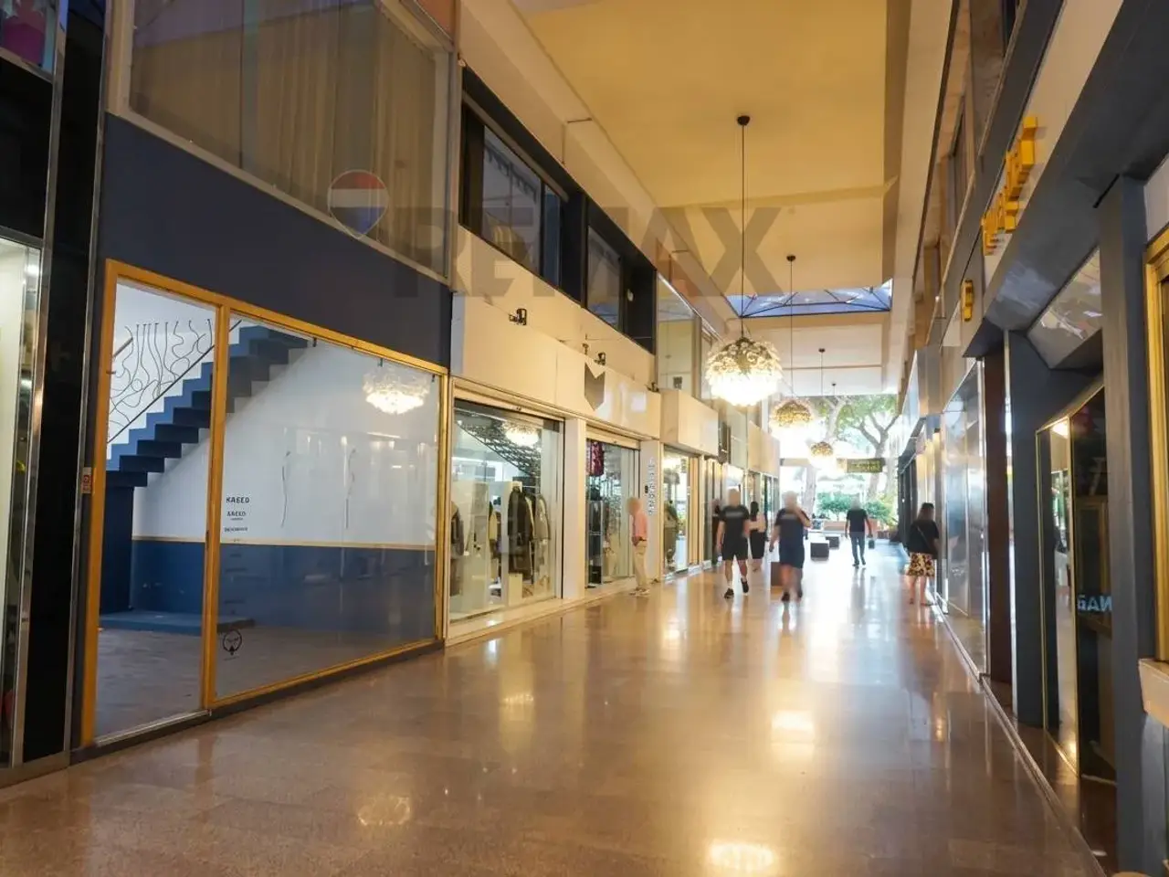 Negozio in Viale Ceccarini 63, Riccione, {3} - Foto 2