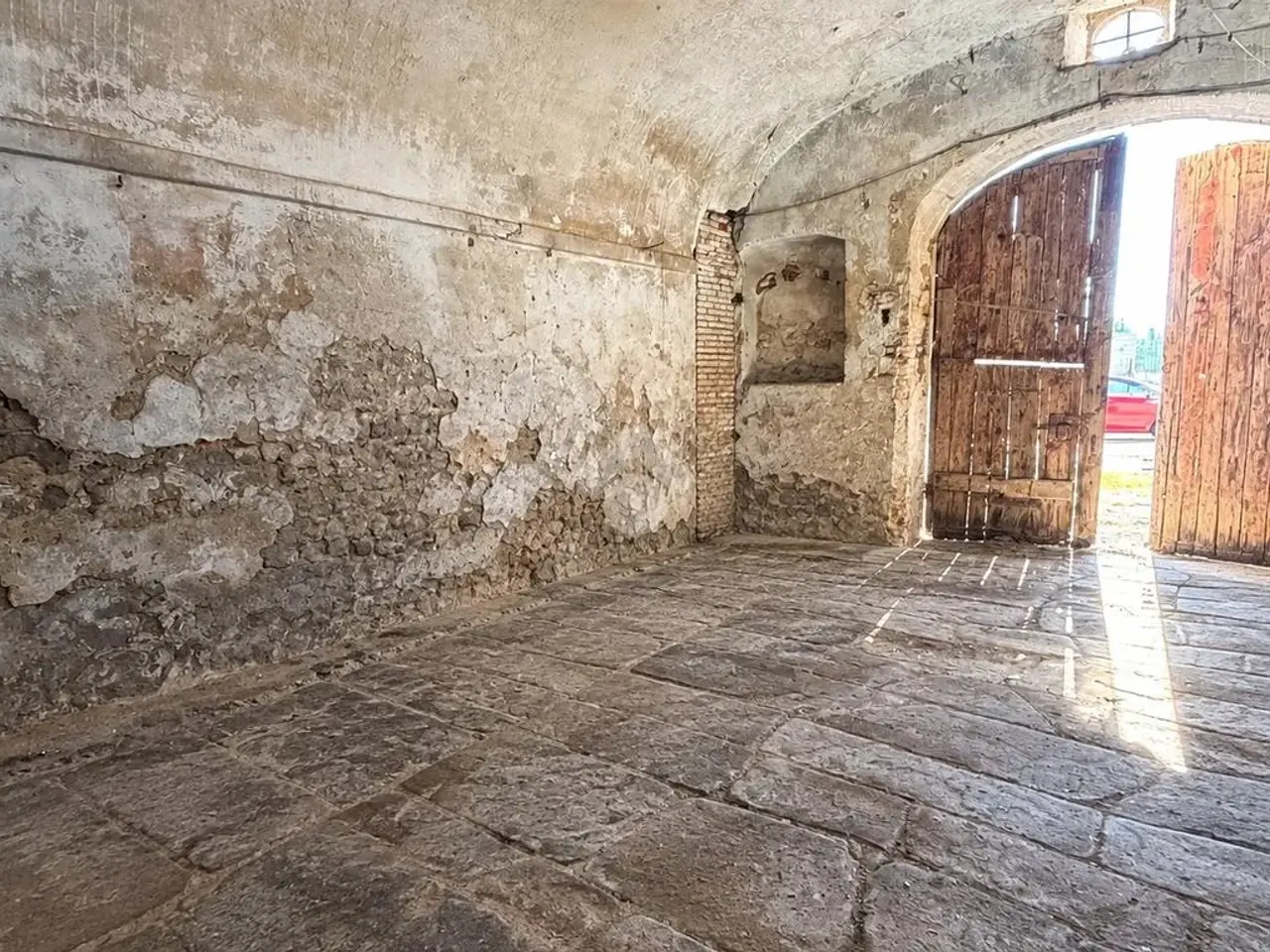 Magazzino in Via Tazzerina E Sardigna 6, Pistoia, {3} - Foto 2
