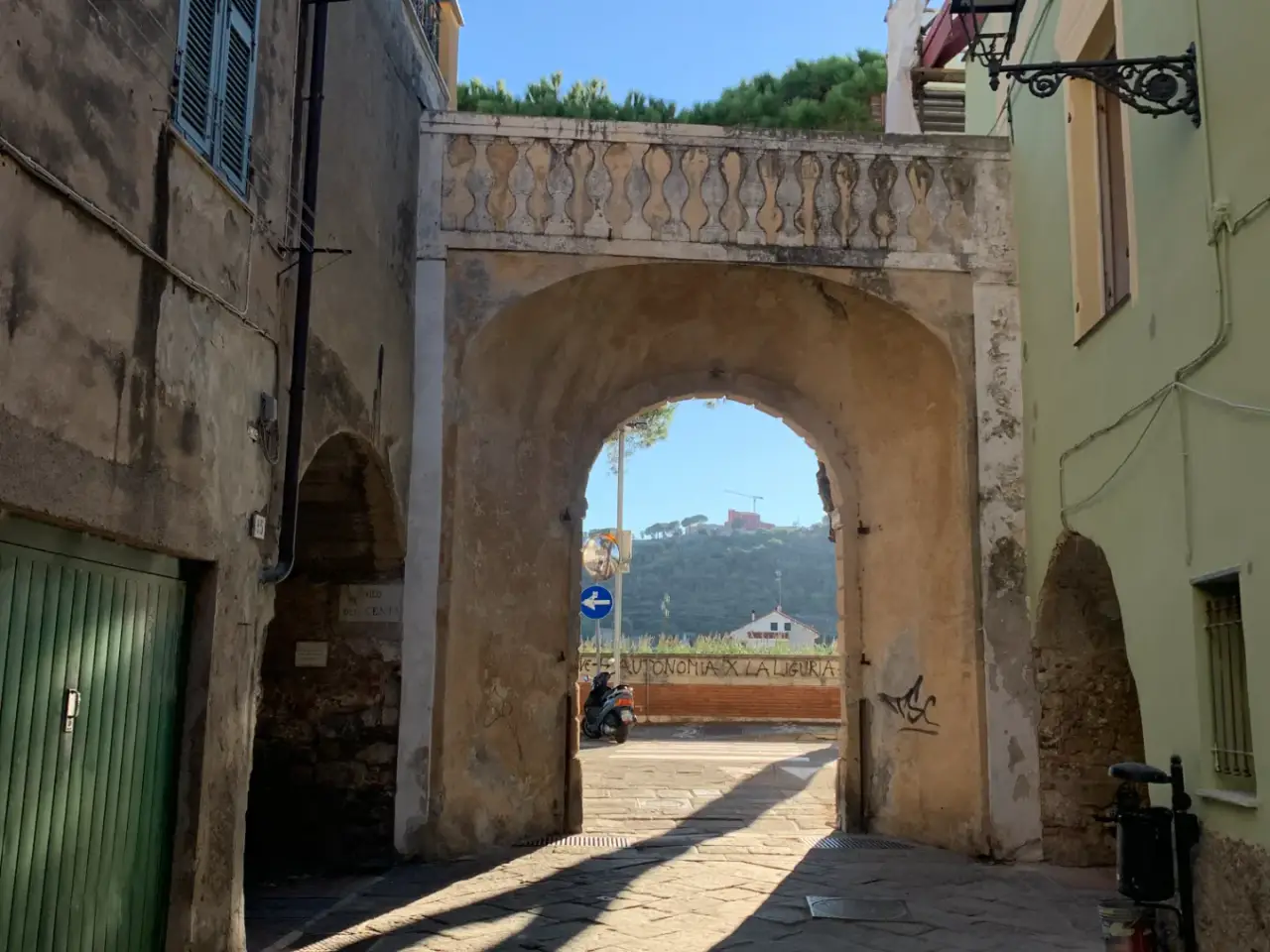 Negozio in Via delle Medaglie d'Oro, Albenga, {3} - Foto 1