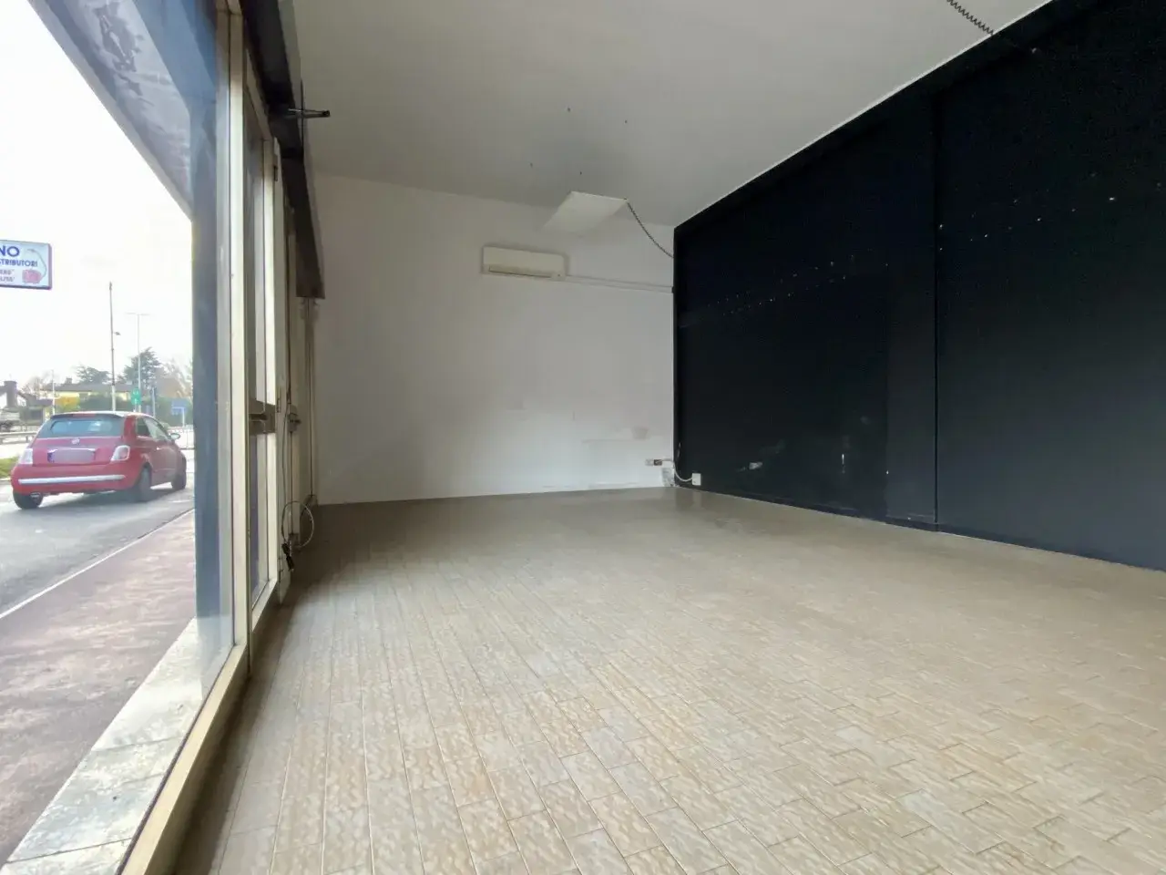 Negozio in Via Brigata Granatieri di Sardegna, 46, Vicenza, {3} - Foto 2