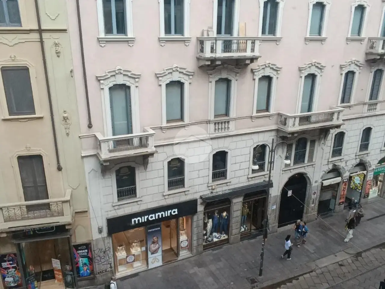 Ufficio in Via Torino 49, Milano, {3} - Foto 1