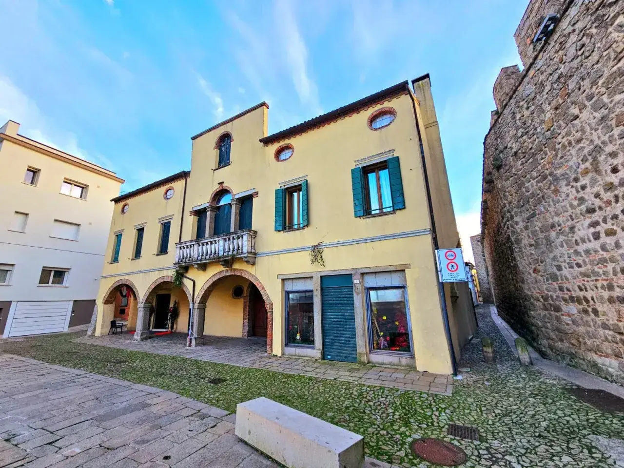 Negozio in Piazza Giuseppe Mazzini, Monselice, {3} - Foto 1