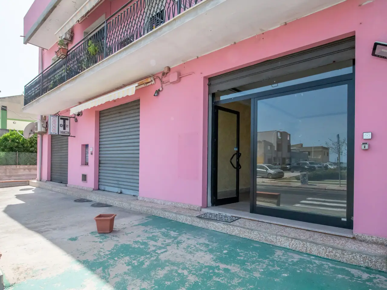 Palazzina commerciale in , Quartucciu, {3} - Foto 2