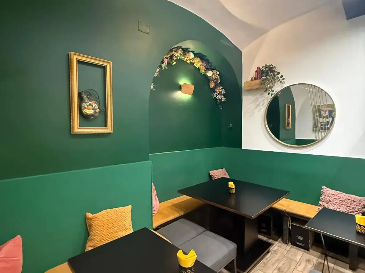 Esercizio commerciale in Via Gian Lorenzo Bernini, Napoli, {3} - Foto 1