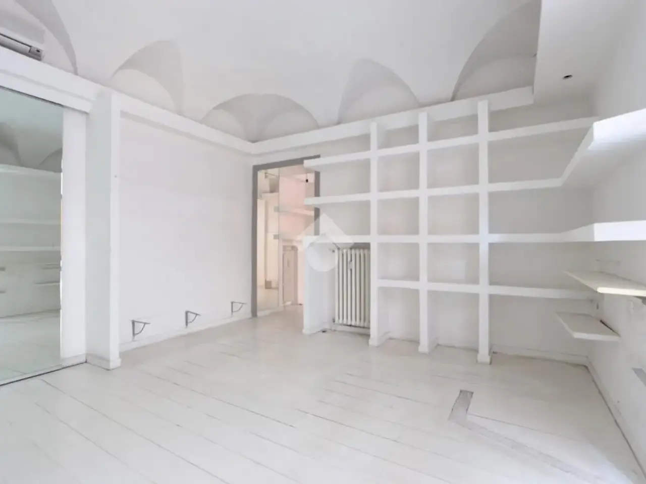 Negozio in Via S. Giacomo della Vittoria 38, Alessandria, {3} - Foto 1