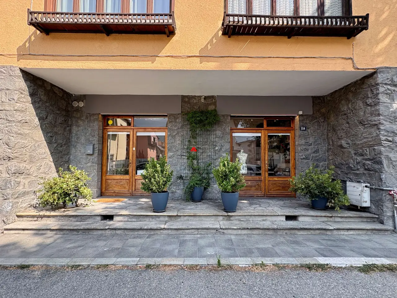 Negozio in Corso Saint Martin De CorléAns 304, Aosta, {3} - Foto 2