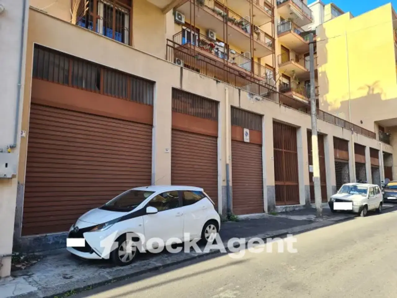 Magazzino in Via Regina Bianca 103, Catania, {3} - Foto 2