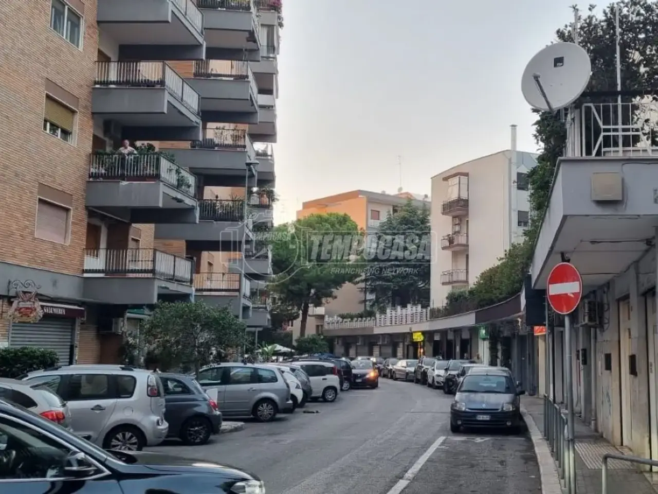 Negozio in Via Giovanni Arcidiacono, Bari, {3} - Foto 1