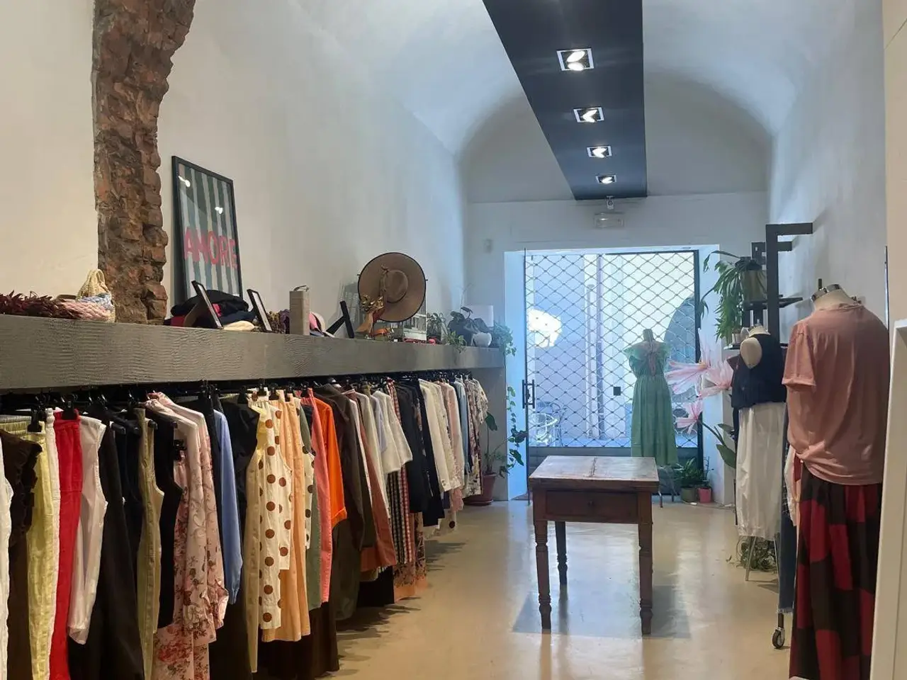 Negozio in Via Torino 48, Chivasso, {3} - Foto 1