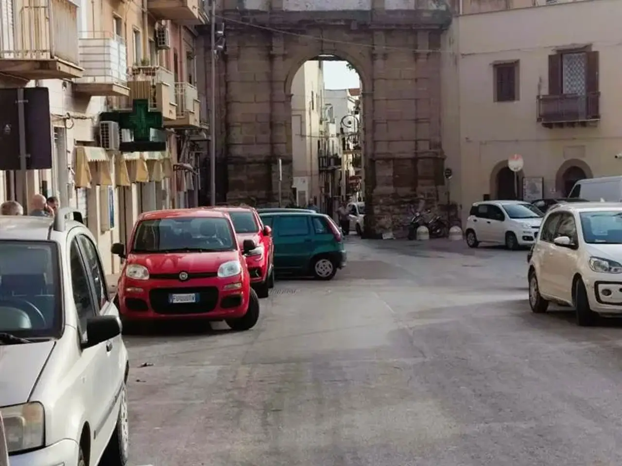 Esercizio commerciale in Via Morandi 26 Sciacca, Sciacca, {3} - Foto 1