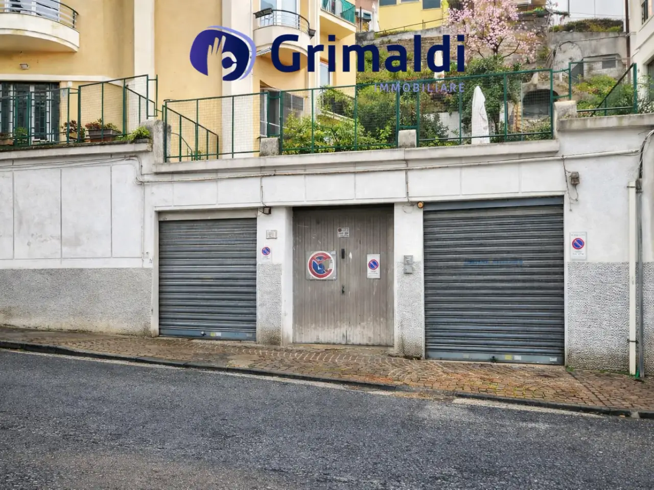 Parcheggio chiuso in Via Torquato Tasso 189, Napoli, {3} - Foto 2