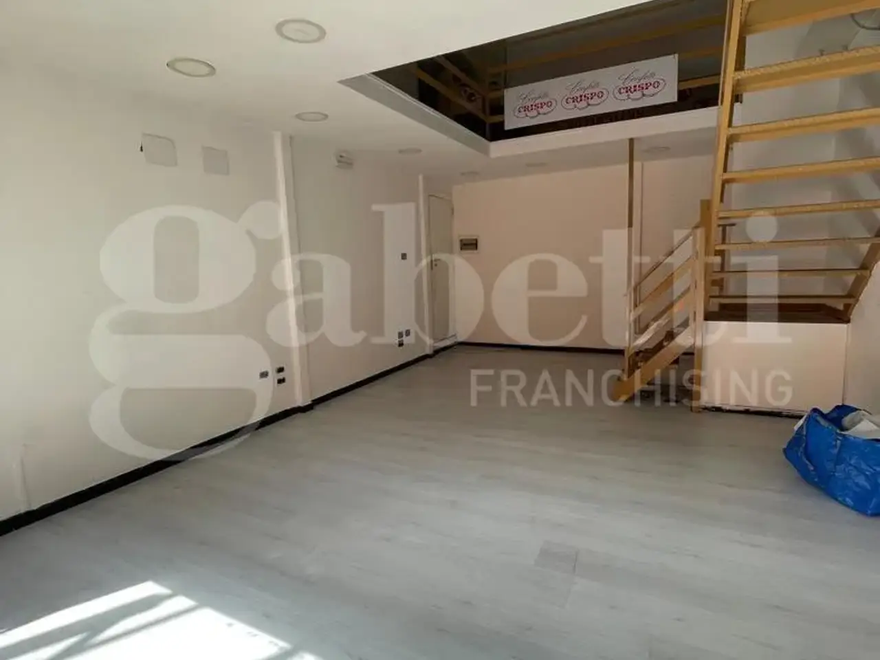 Negozio in Piazza Zanardelli , Nocera Inferiore, {3} - Foto 2
