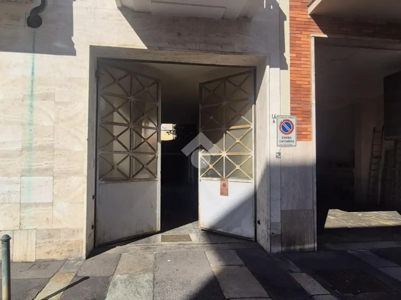 Magazzino in Via Rivarossa 14, Torino, {3} - Foto 2