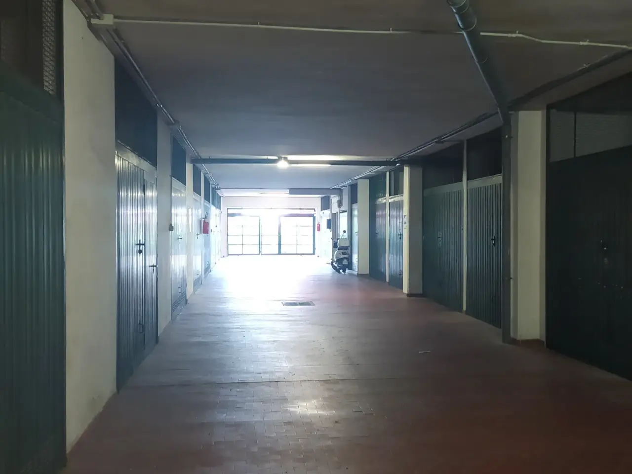 Parcheggio chiuso in Via Genova, Savona, {3} - Foto 1