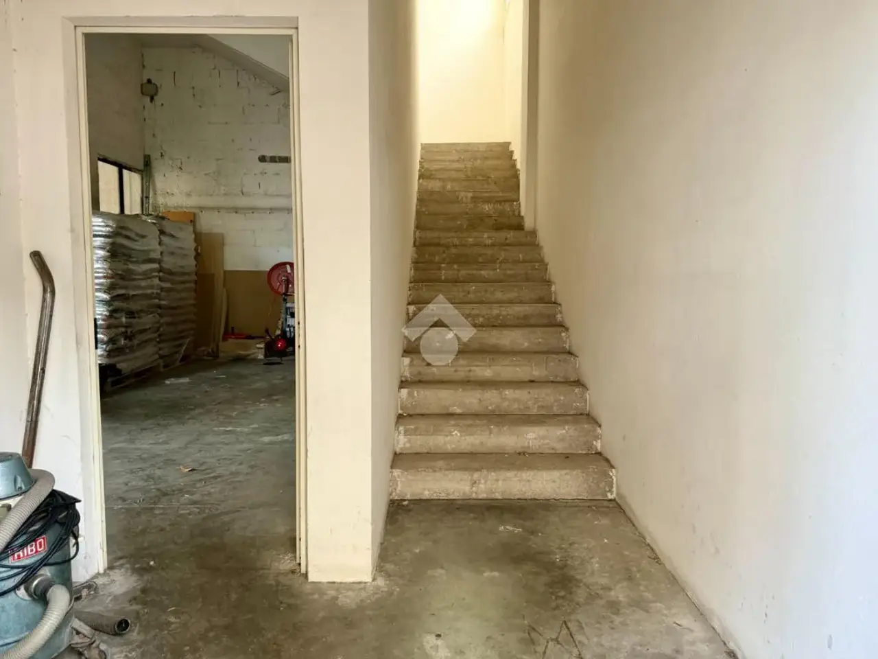Palazzina commerciale in Via Francia 24, Mosciano Sant'Angelo, {3} - Foto 2