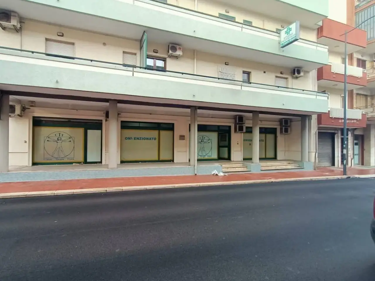 Locale commerciale in Via Roma 44 San Giorgio Ionico, San Giorgio Ionico, {3} - Foto 1