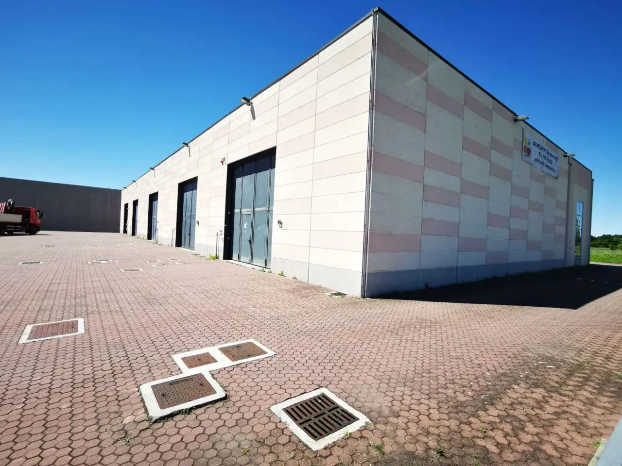 Capannone in Via Ciucani 27, Ornago, {3} - Foto 1