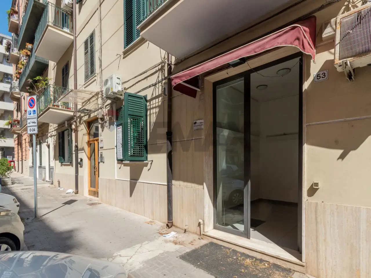 Negozio in Via Gioacchino di Marzo 53, Palermo, {3} - Foto 1