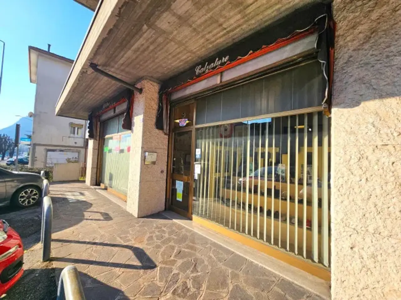Negozio in Via Cesare Battisti, Gazzaniga, {3} - Foto 1