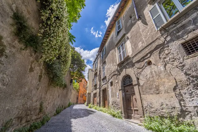 Dreizimmerwohnung in Via Vetulonia, Viterbo - Foto 1