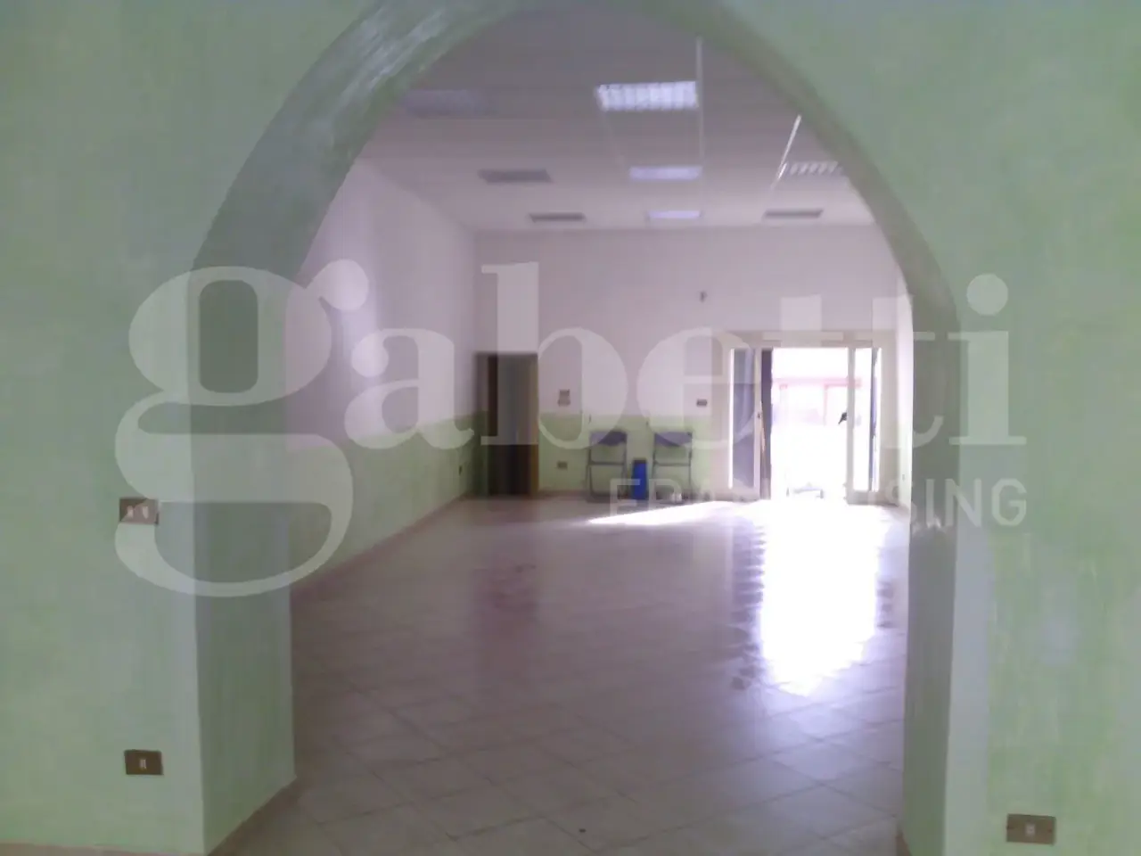 Negozio in Via Umberto I 131, Castel Di Sangro, {3} - Foto 2
