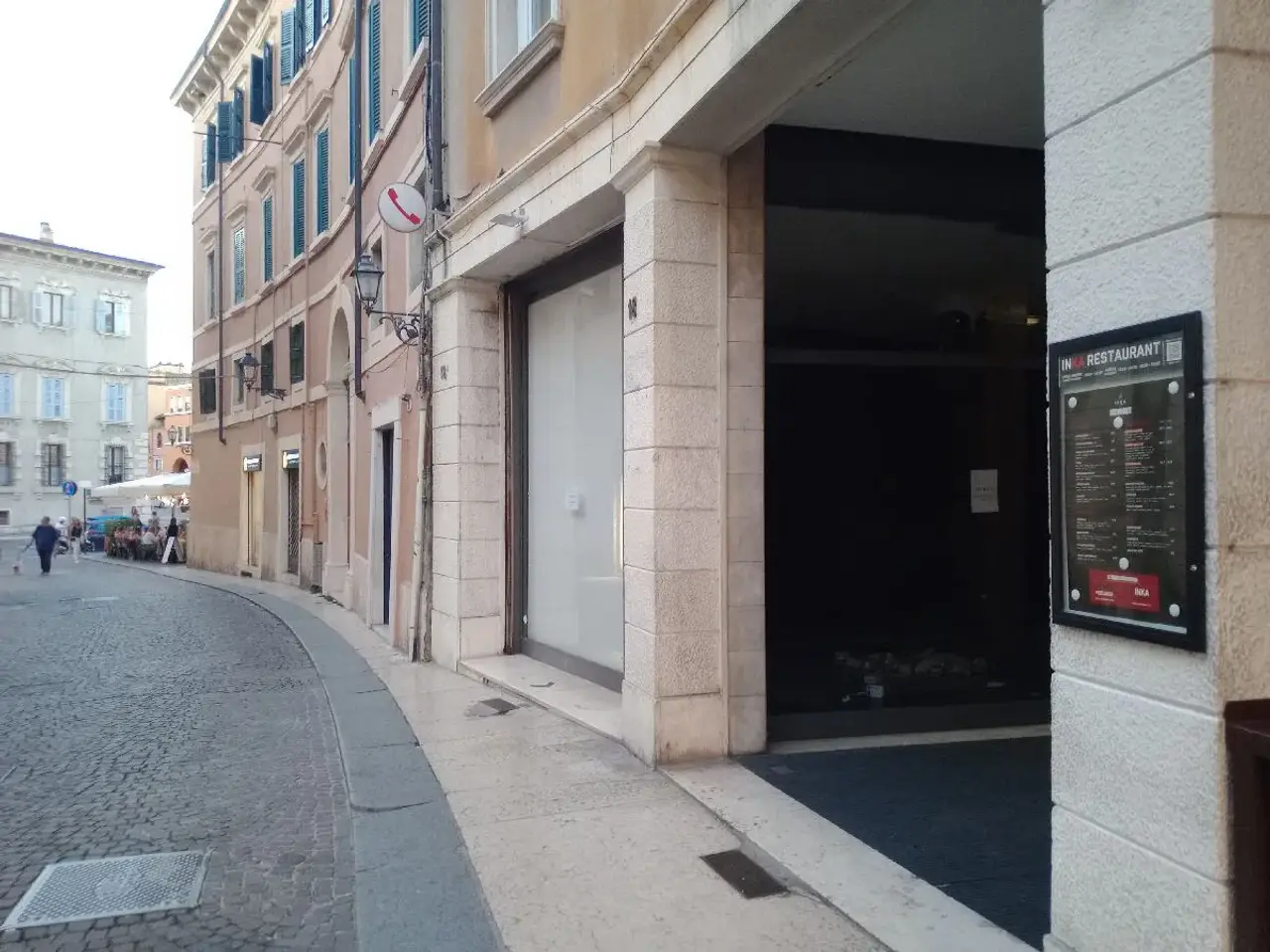 Negozio in Via Guglielmo Oberdan 18, Verona, {3} - Foto 1