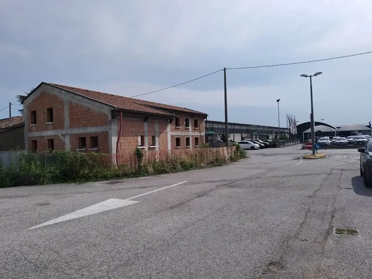 Ufficio in Montebelluna (Guarda) - Via Feltrina Nuova, Montebelluna, {3} - Foto 1