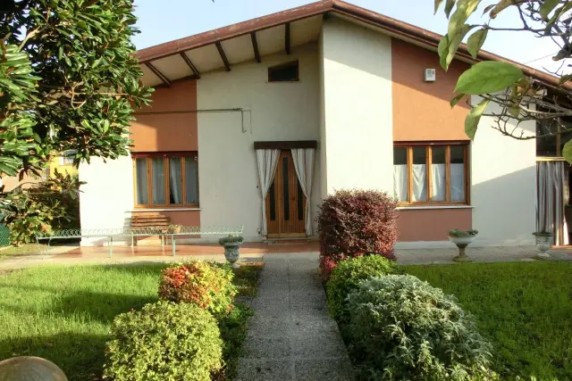 Mansion in Via Varotara, Mirano - Photo 1