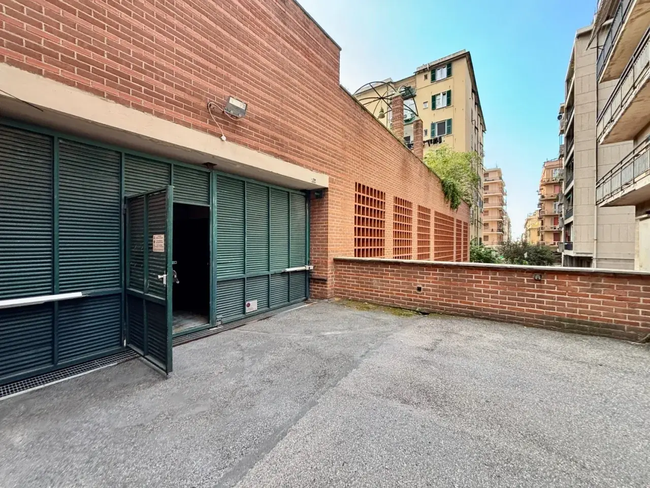 Parcheggio chiuso in Via Nino Ronco 29a, Genova, {3} - Foto 2