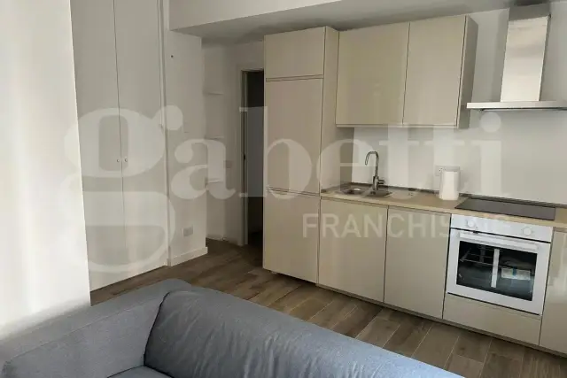 2-room flat in Via Mancini, Avellino - Photo 1