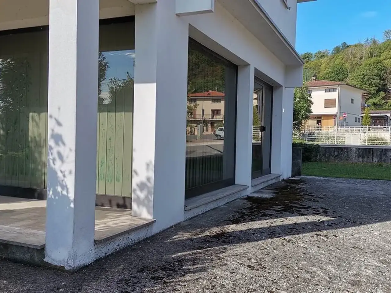 Negozio in Miane (Premaor) - Via San Martino, Montebelluna, {3} - Foto 1