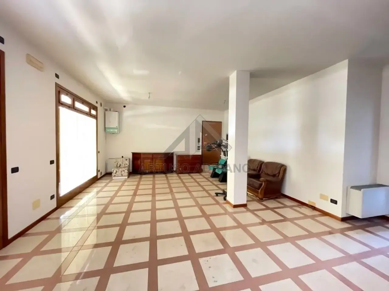 Negozio in , Loria, {3} - Foto 1