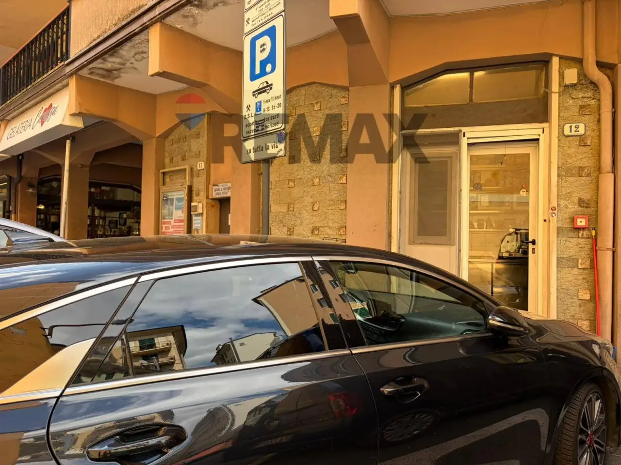 Negozio in Piazzetta Capitaneato 12, Recco, {3} - Foto 1