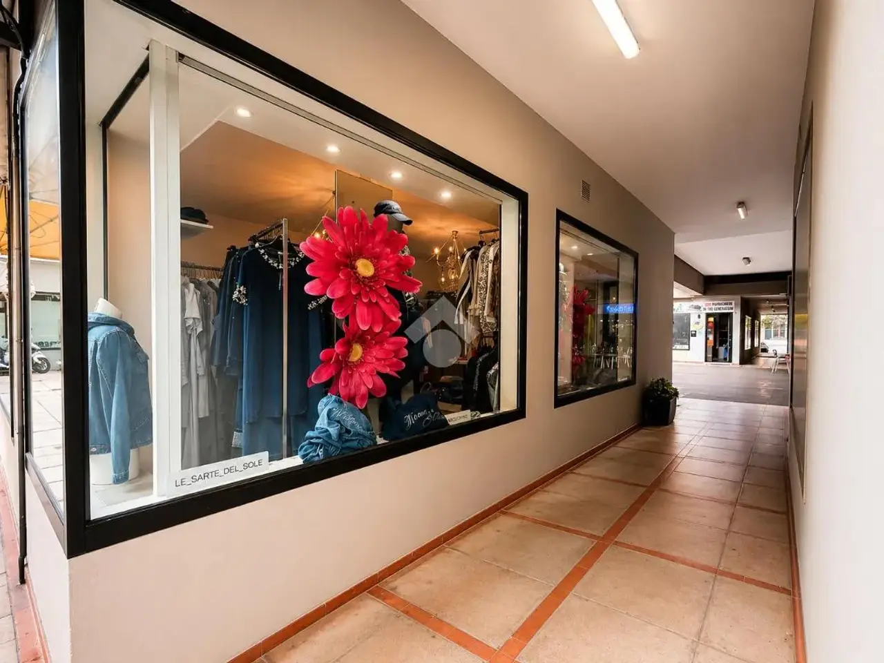 Negozio in Via Giuseppe Garibaldi 91, Novi Ligure, {3} - Foto 2