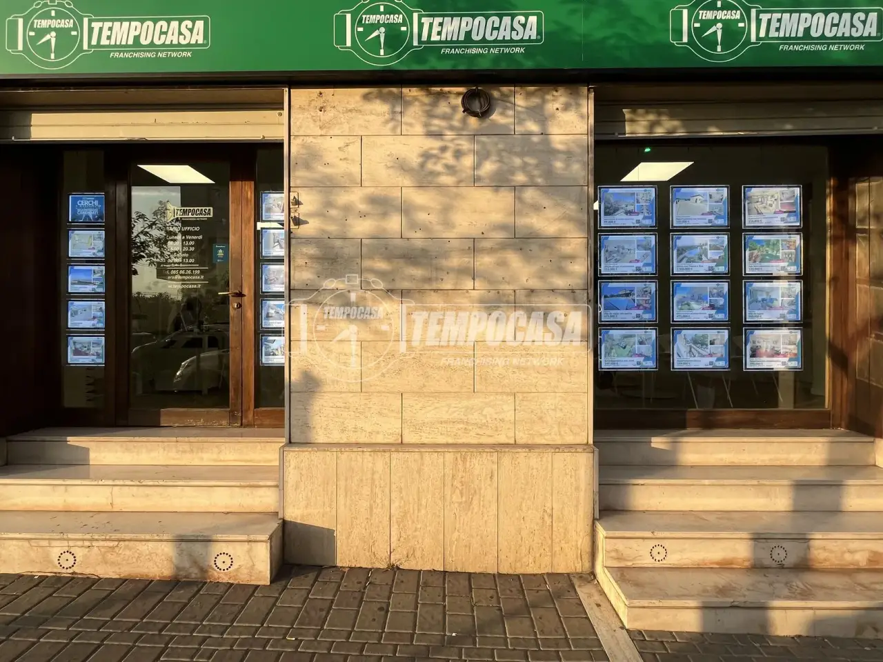 Negozio in Viale Guglielmo Marconi, Pescara, {3} - Foto 2