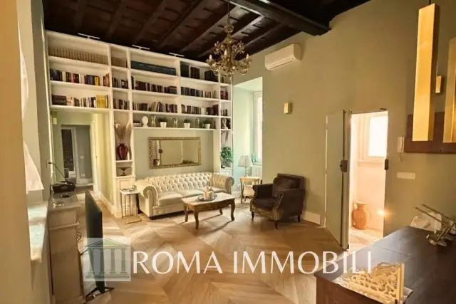 4-room flat in Piazza del Gesù, Roma - Photo 1