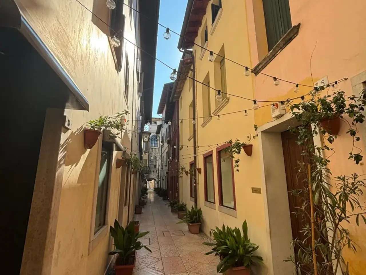 Negozio in Vicolo delle Mura, Pordenone, {3} - Foto 2