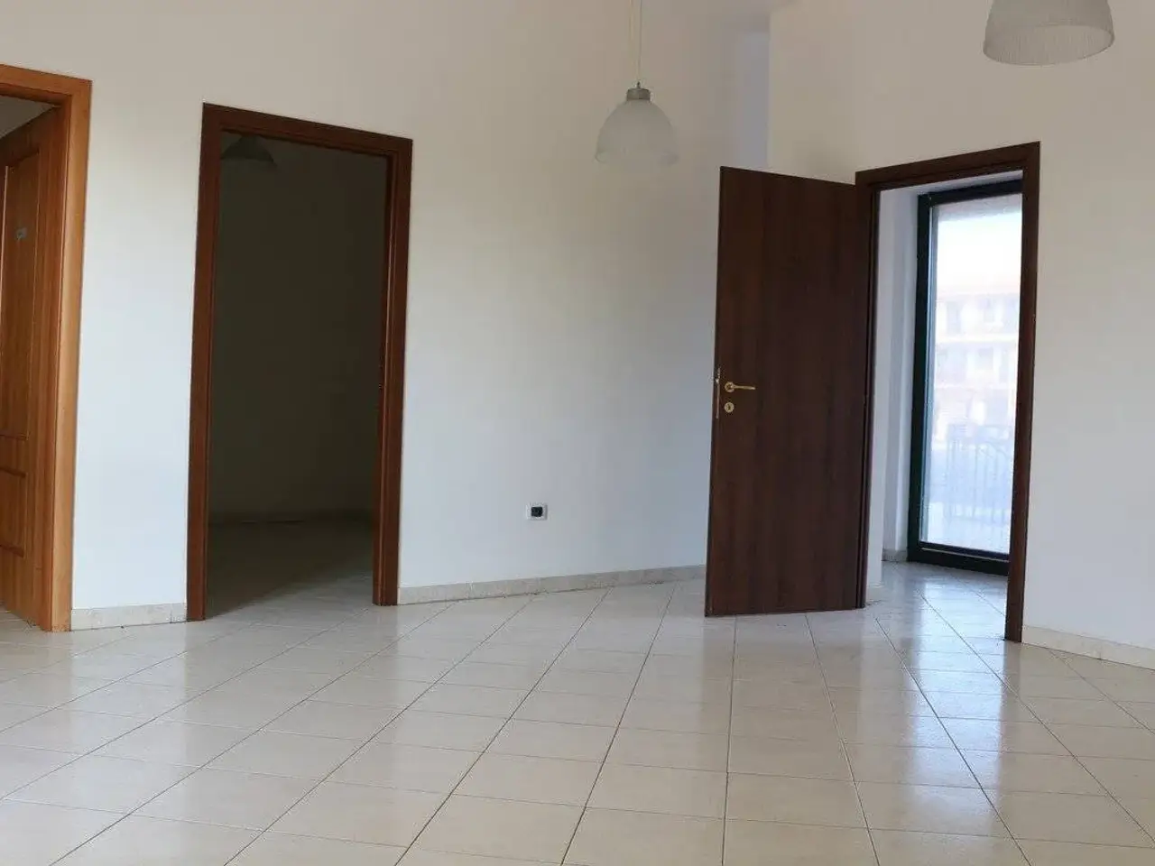 Negozio in , Cisterna Di Latina, {3} - Foto 1