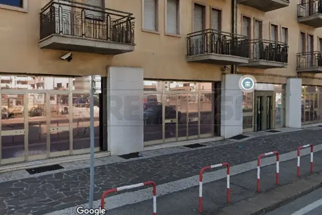 Commercial building in Via Medici 13, Vicenza - Photo 1