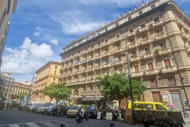 Negozio in Via Santa Lucia, Napoli - Foto 1