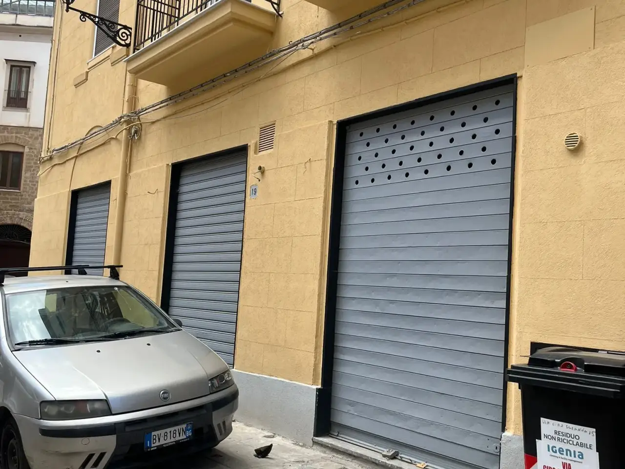 Carrozzeria in Vicolo Signoruzzo 1, Palermo, {3} - Foto 2