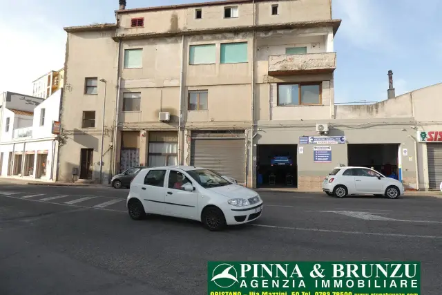 Geschäft in Via Sardegna 164, Oristano - Foto 1