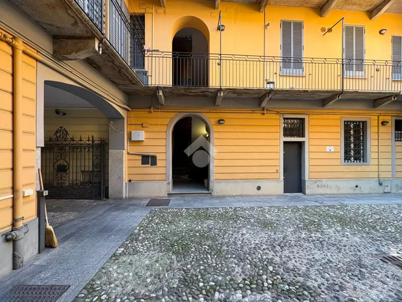 Ufficio in Corso S. Gottardo, Milano, {3} - Foto 2