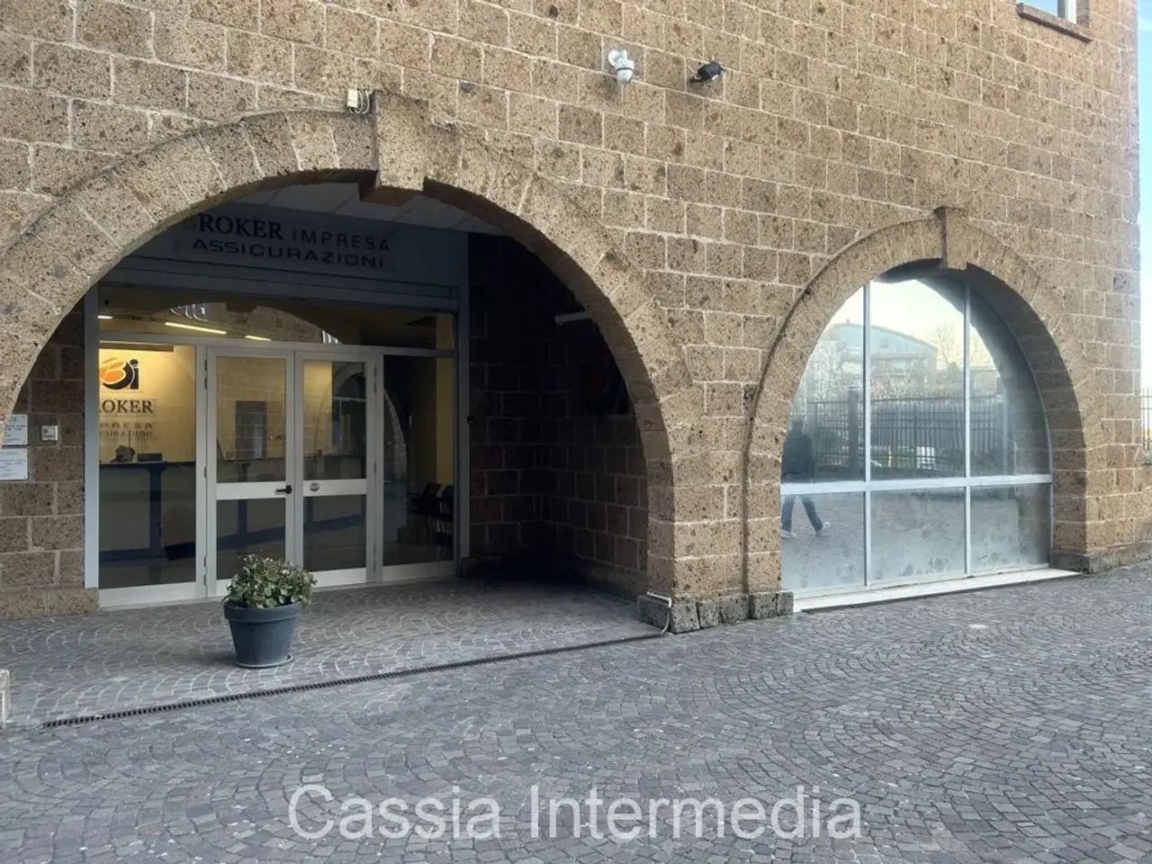 Negozio in Via Petrarca Snc, Civita Castellana, {3} - Foto 2