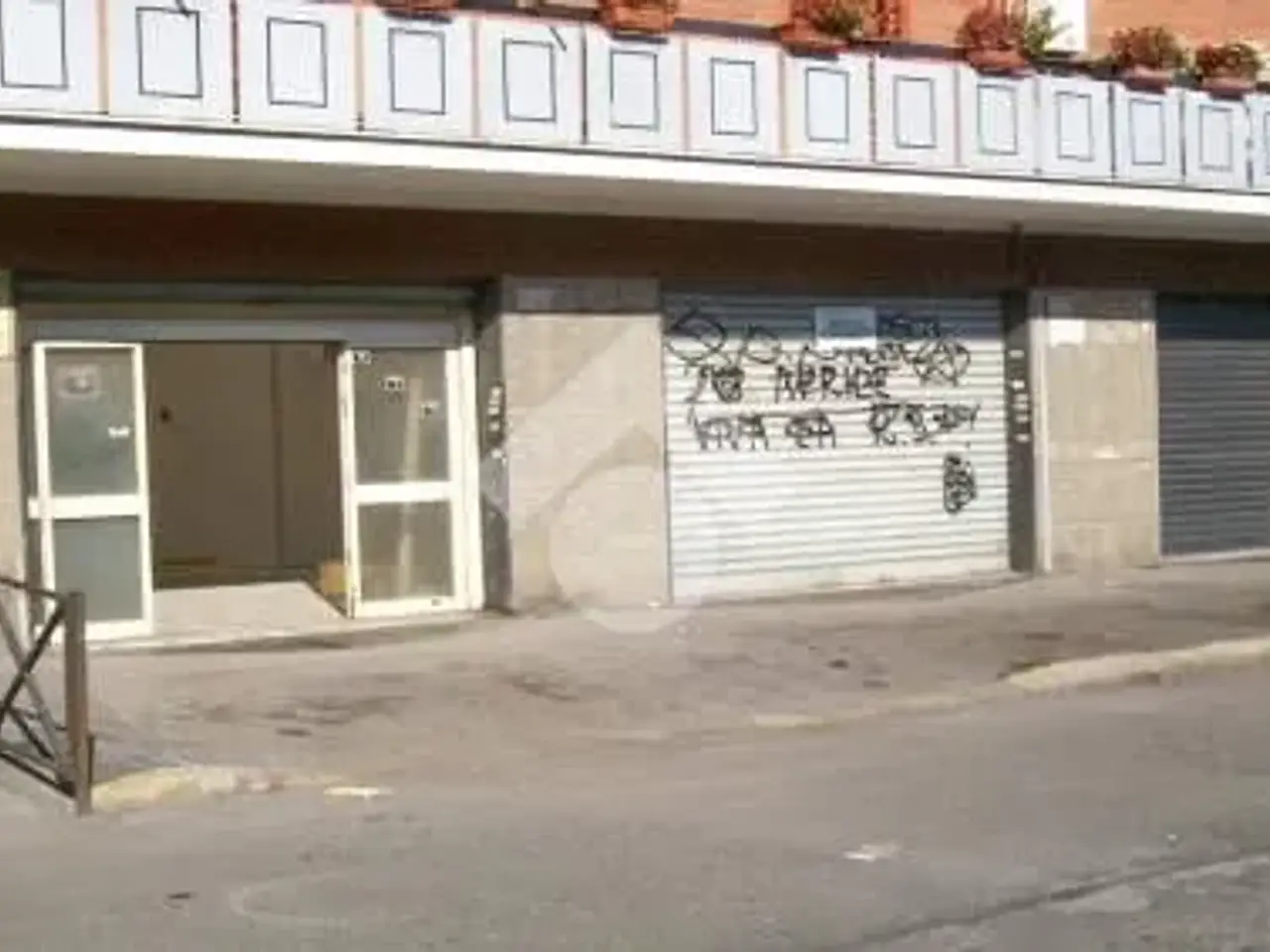 Negozio in Via Pisino, Roma, {3} - Foto 1