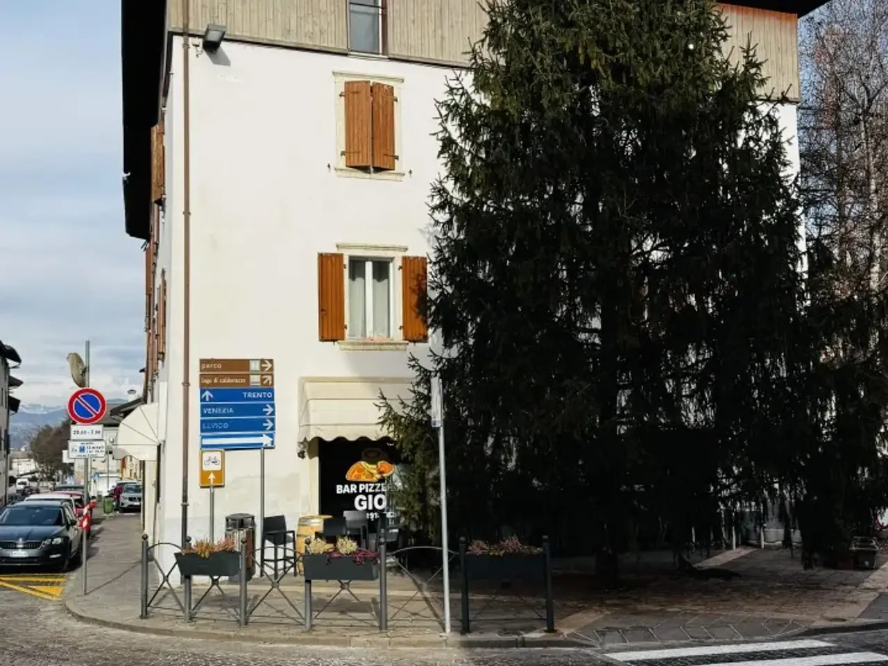 Negozio in Piazza Municipio 13, Caldonazzo, {3} - Foto 1