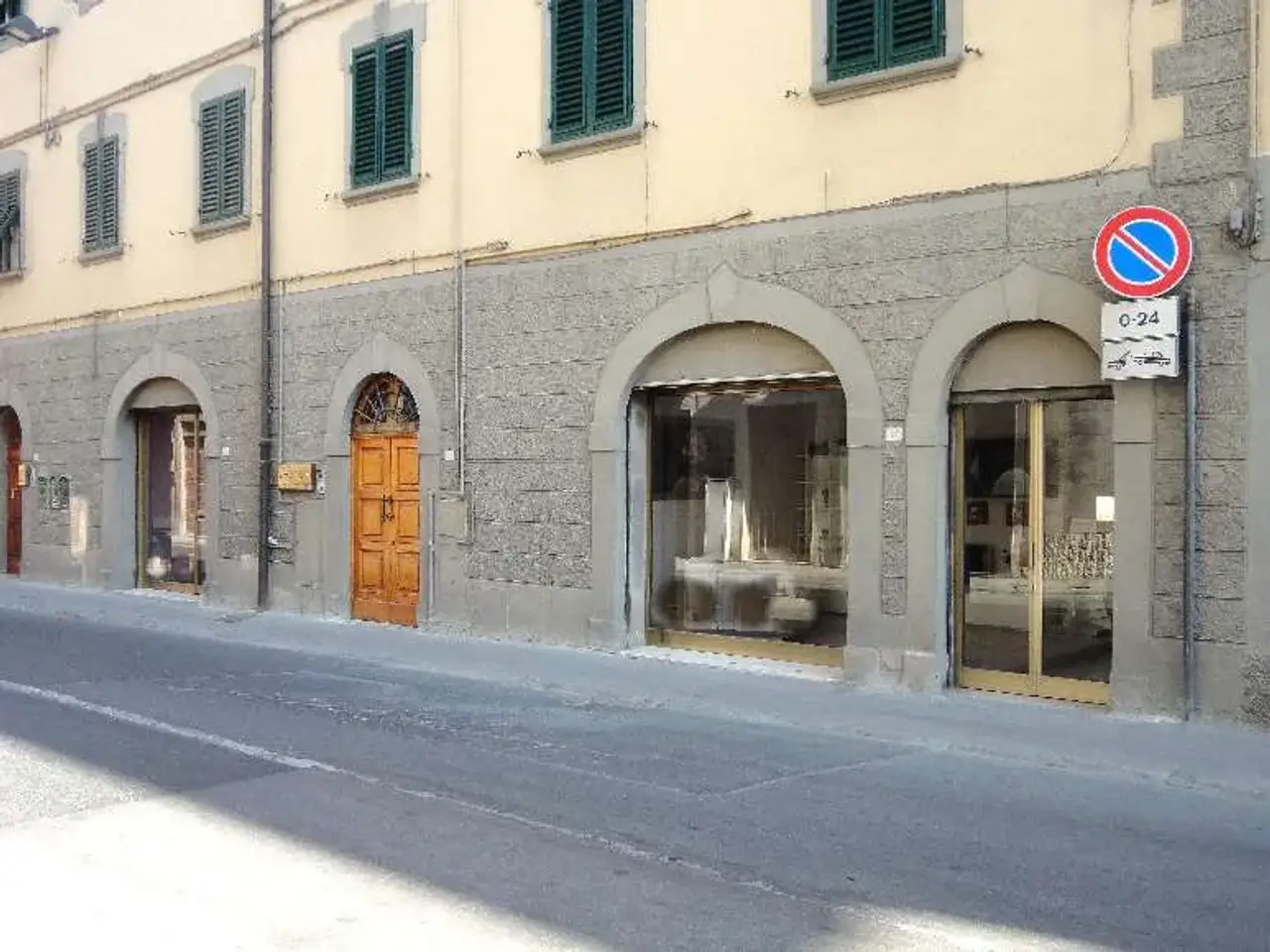 Negozio in Via II Giugno, 33/a, Certaldo, Firenze, Certaldo, {3} - Foto 2