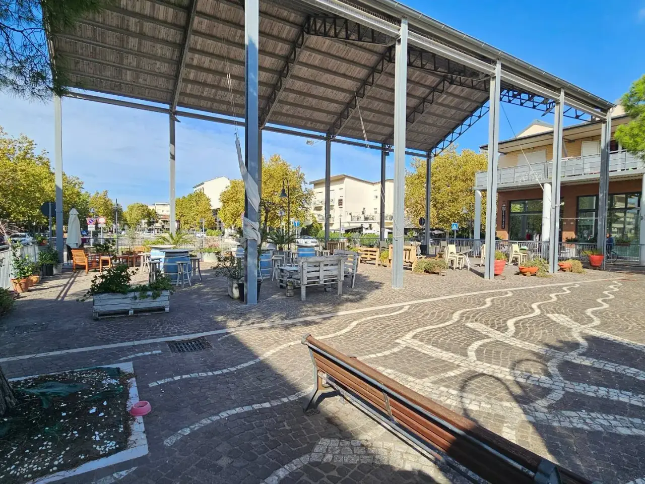 Esercizio commerciale in Piazza Markus Dora 12/l, Ravenna, {3} - Foto 1
